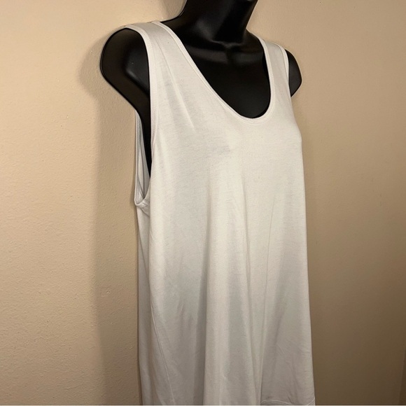 XL LULAROE WHITE TANK TOP STRETCH CLASSIC NEUTRAL SLEEVELESS - Picture 4 of 9